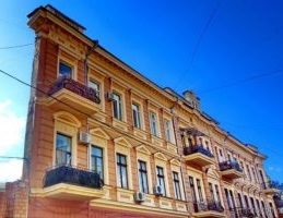 Дом-стена оказался в списке наших объектов